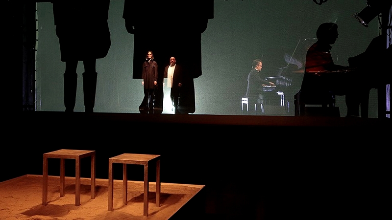 igralci na odru Mednarodno gostovanje Anton Podbevška Teatra  v Nacionalnem parku Mljet