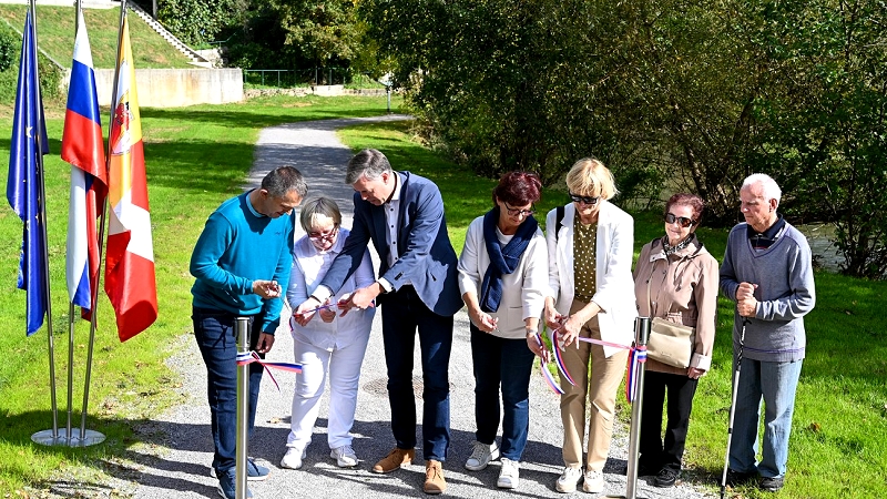 Prerez traku na poti Od Šmihela do mestnega jedra po večnamenski poti ob Težki vodi