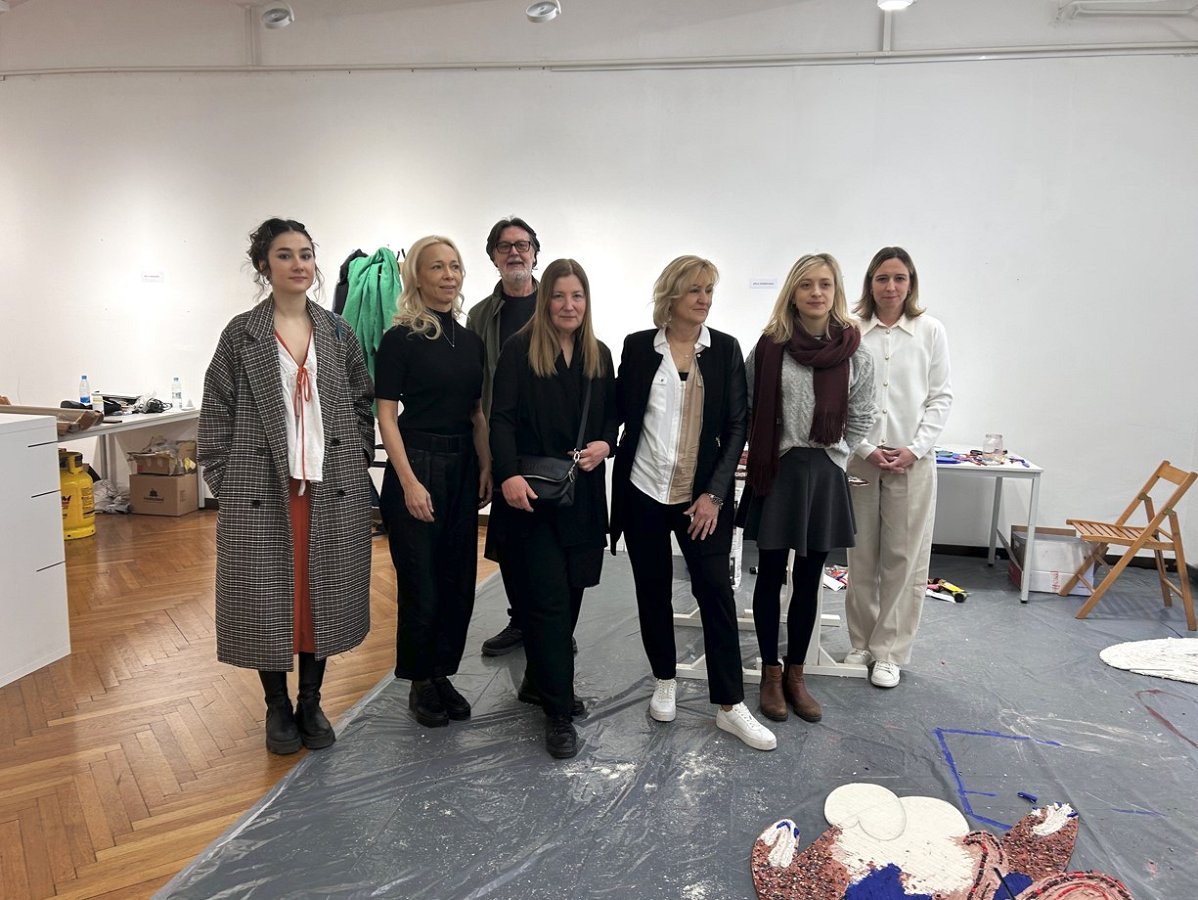 Sodelujoči umetniki Mila Dobrevska , Tanja Pak ,Anton Vrlič, Jasminka Begić, Lorena Ignaz in Meta Mramor