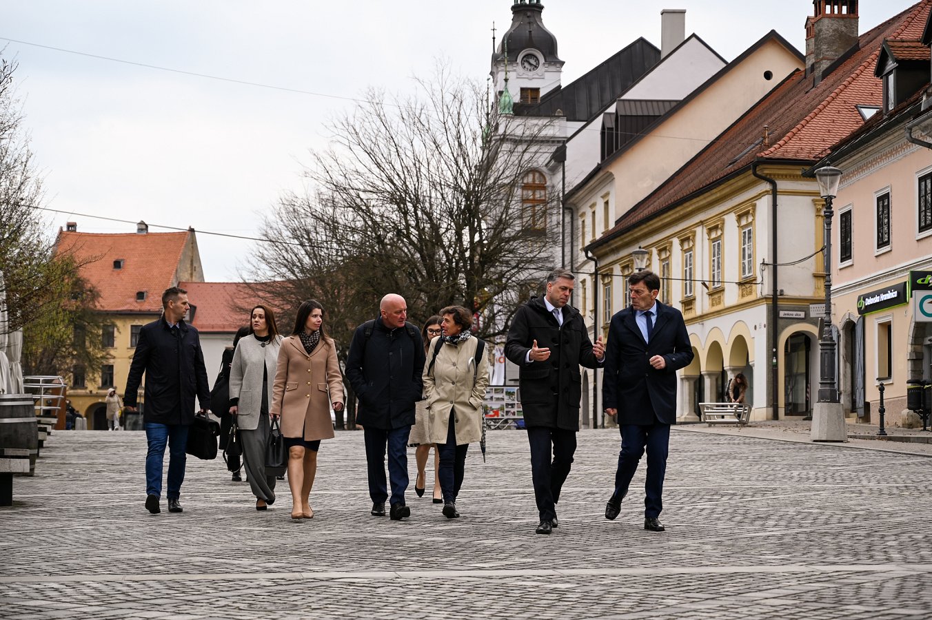 župan in  minister za vzgojo in izobraževanje dr. Vinka Logaja