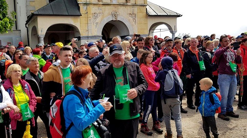 pohodniki na Trški gori Vabljeni na 12. Pohod po Slakovi poti v spomin na Lojzeta Slaka