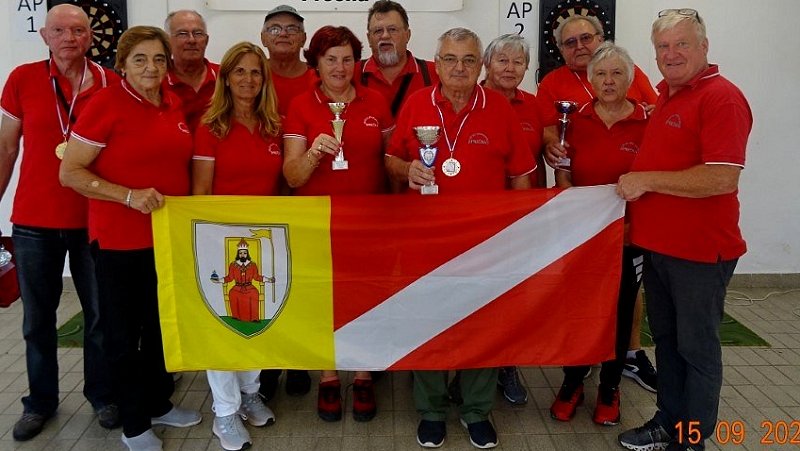  Upokojenci iz petih občin Dolenjske tekmovali v Prečni