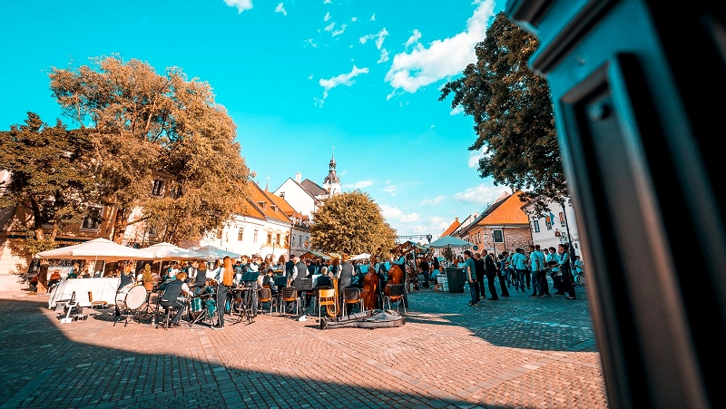 Glavni_trg_2 Do konca novembra zbiramo predloge za izboljšanje Smernic upravljanja mestnega jedra