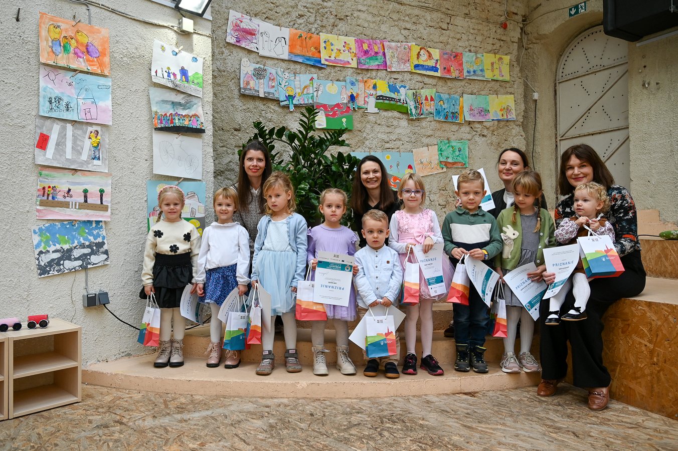 nagrajenci likovnega natečaja \