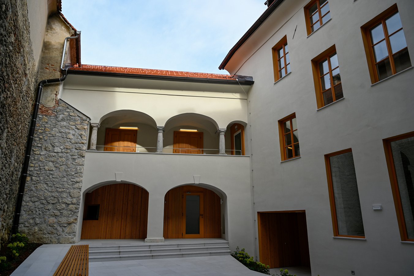 simbolična slika stanovanj v Novem mestu Objavljena javna razpisa za namenska in kadrovska stanovanja