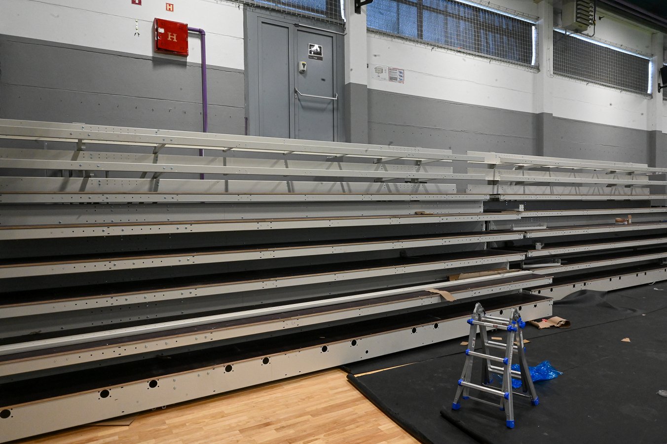 v Športni dvorani Marof poteka montaža nove tribune