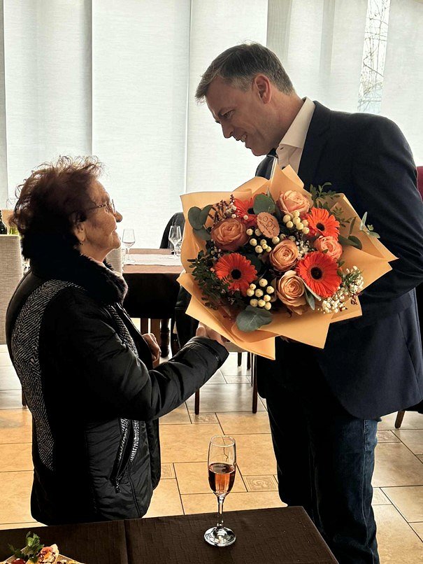 županovo voščilo Emiliji Perdec aša občanka, gospa Emilija Perdec, praznovala častitljivih 100 let