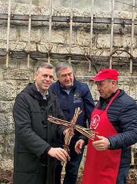 župan Gregor Macedoni z ostalimi sodelujočimi.jpg