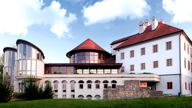 Fotografija novomeške knjižnice Jubilej novomeške knjižnice: V svet besed že 80 let