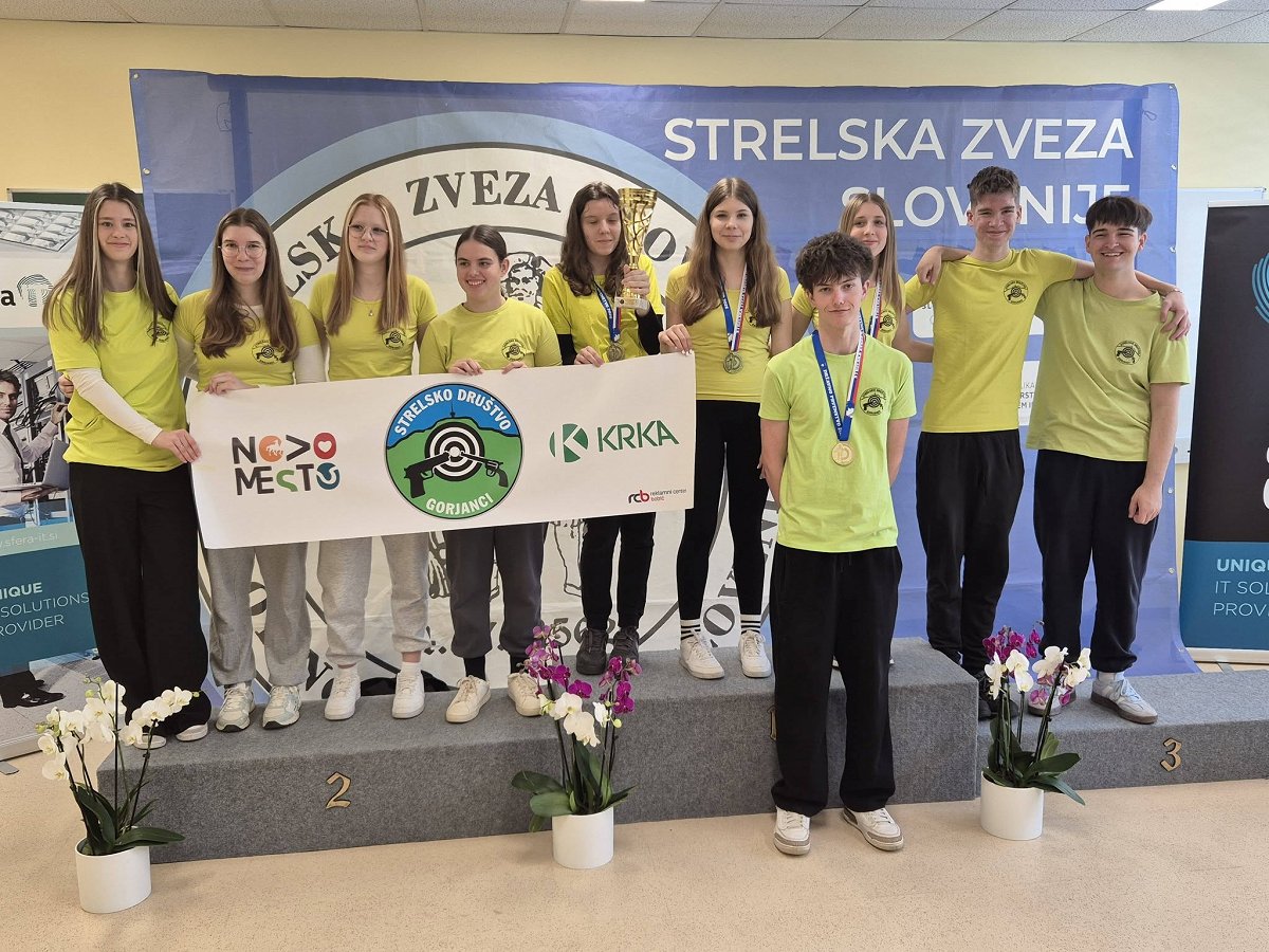 Člani Strelskega društva Gorjanci na zmagovalnem odru. Zgodovinski nastop Strelskega društva Gorjanci na državnem prvenstvu v Ormožu