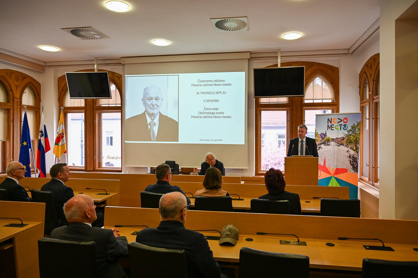  Novo mesto se je poklonilo častnemu občanu dr. Mihaelu Japlju  