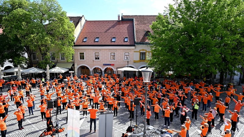 Skupinska telovadba Novo mesto gostilo regijsko srečanje društev Šole zdravja Dolenjske in Bele krajine