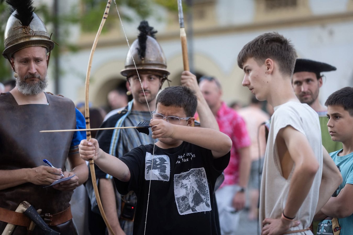 Na fotografiji je udeleženec 11. Praznika situl, ki se je pomeril v lokostrelstvu Na fotografiji je udeleženec 11. Praznika situl, ki se je pomeril v lokostrelstvu
