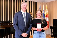 057.jpg