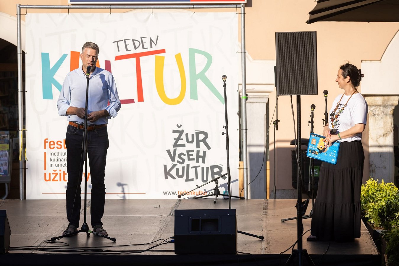 Na fotografiji je župan Gregor Macedoni med nagovorom ob zaključku Tedna kultur