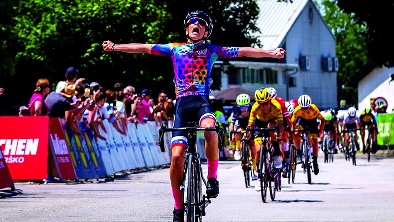 Na fotografiji je plakat Kids Tour of Slovenia Dolenjska gostila rekordni Kids Tour of Slovenia