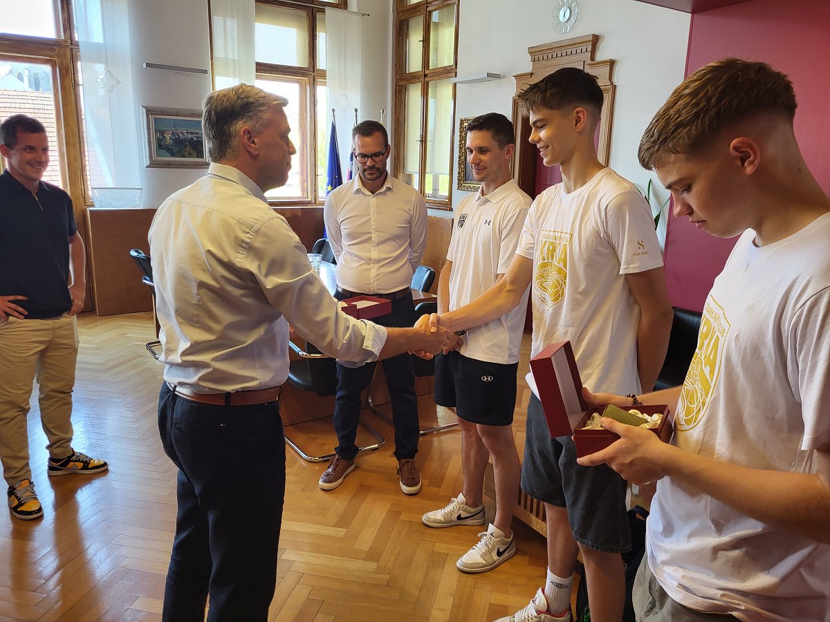 Sprejem evropskih košarkarskih prvakov iz vrst KK Krka