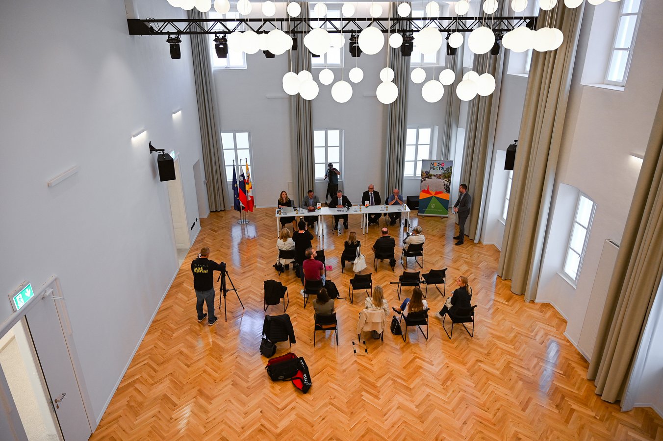 Narodni dom novinarska konferenca