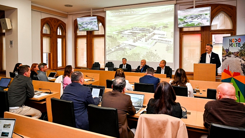 Seja občinskega sveta Občinski svetniki soglasno podprli vzpostavitev univerzitetnega kampusa Novo mesto