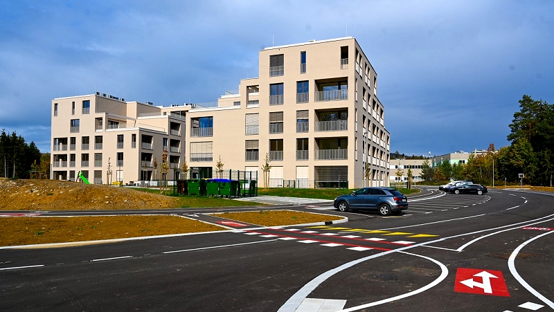 Stanovanjski bloki E2, Podbreznik